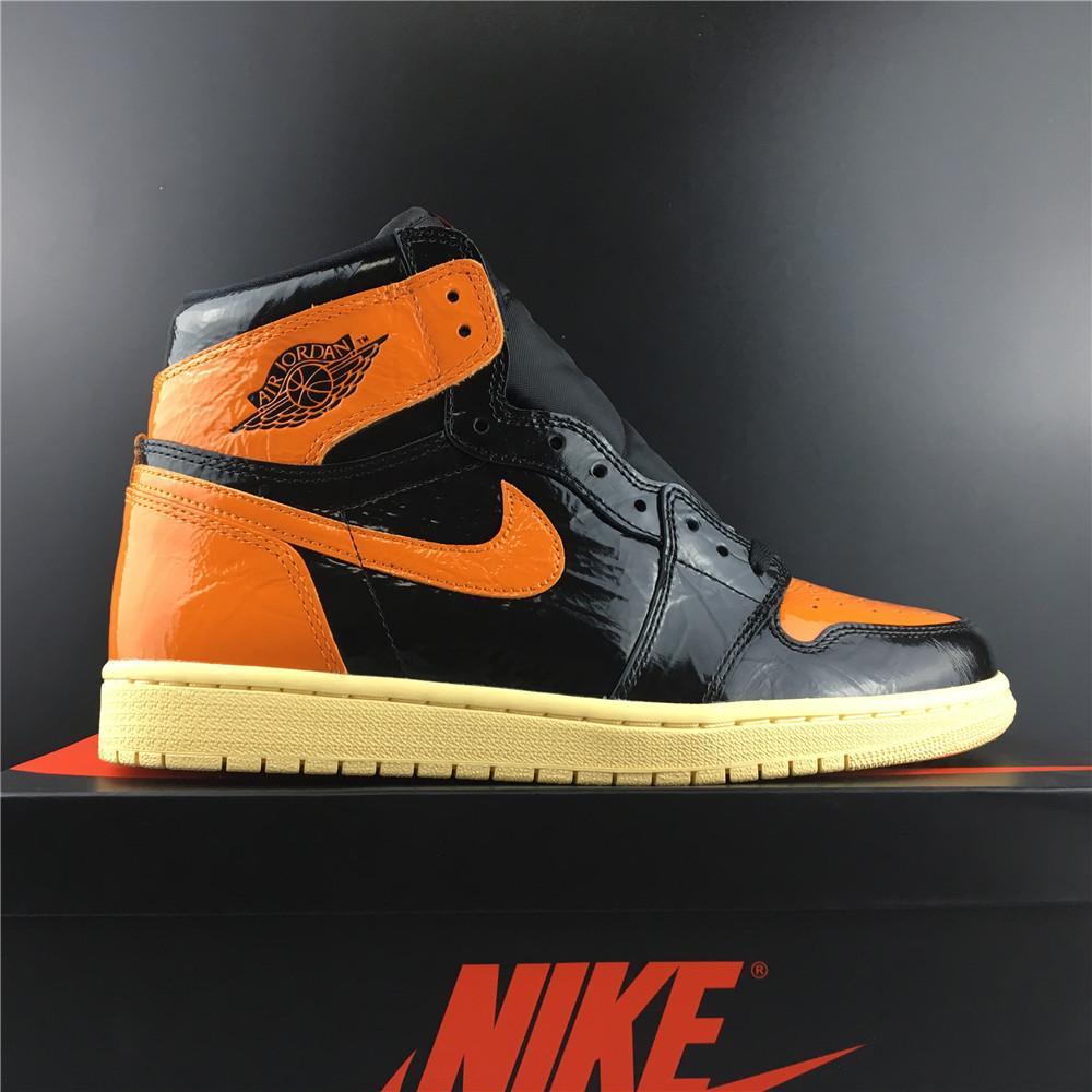 b59a530d-Jordan1RetroHighShatteredBackboard3_7_d9958fc9-ffe4-4ca6-98b0-e475eec7c1db.jpg