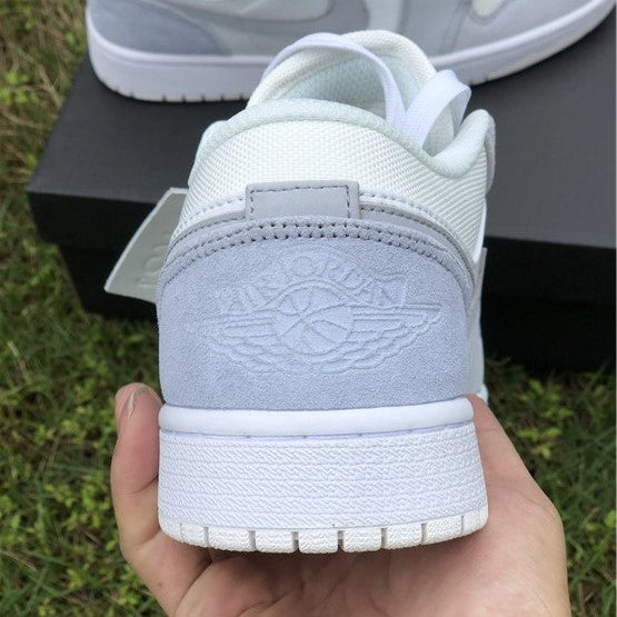 c654ad15-AJ1LowParis5.jpg
