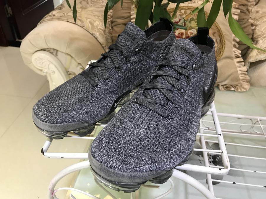 e0d16fe8-NikeAirVaporMax2DarkGrey_6_d831dc4b-2040-413c-88c9-f2bbd6b4f7af-1.jpg