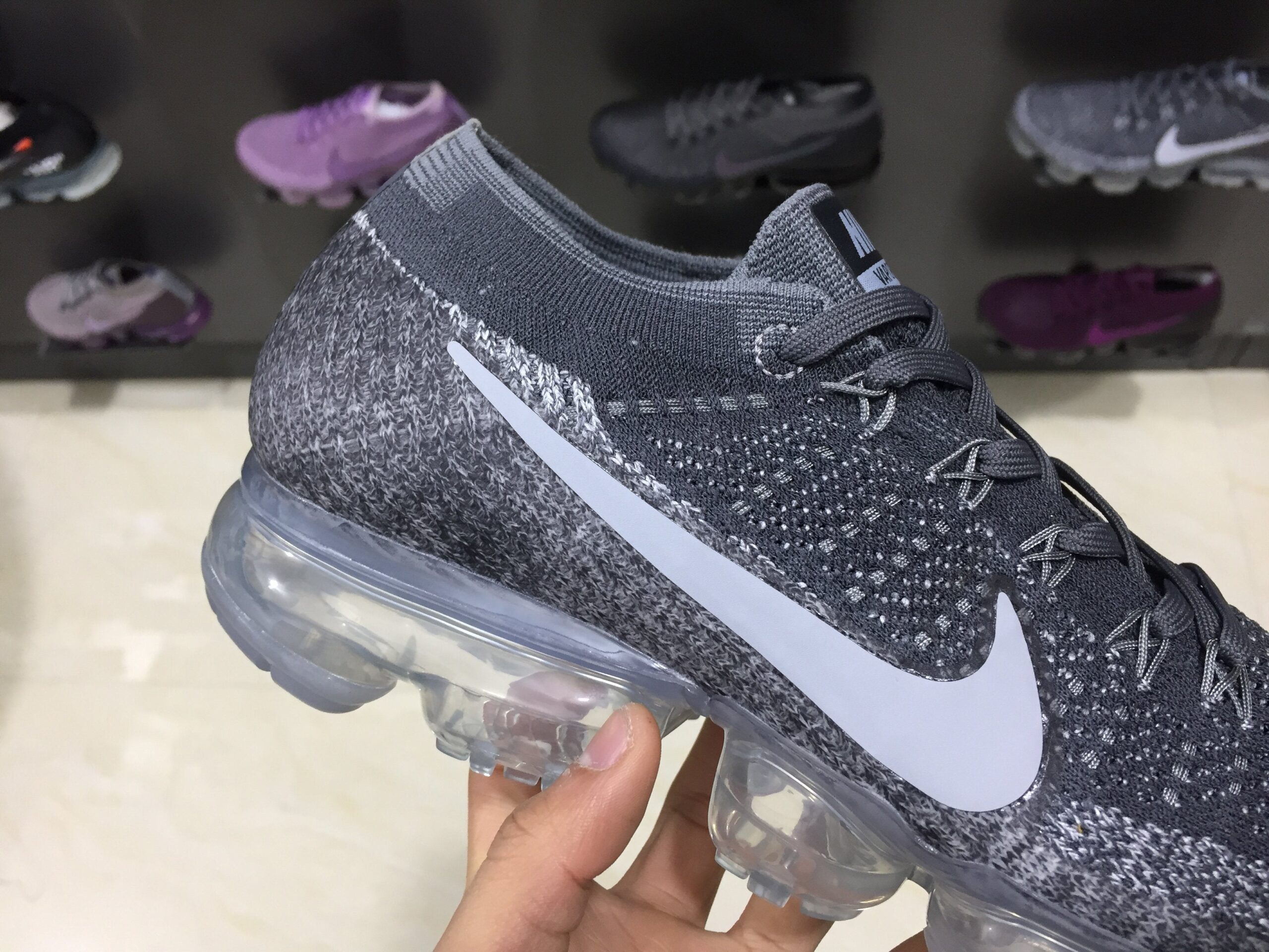 e2dcda42-NikeAirVaporMaxAsphalt_4_d24add9f-5d45-46bf-9d80-4a2506f4a51d.jpg