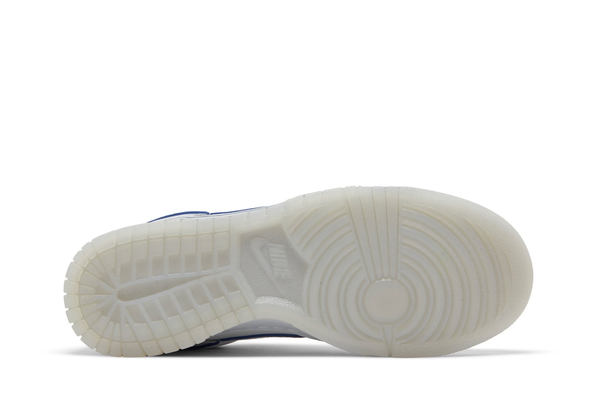 nike-dunk-low-prm-grey-3966-cfn4h.jpg