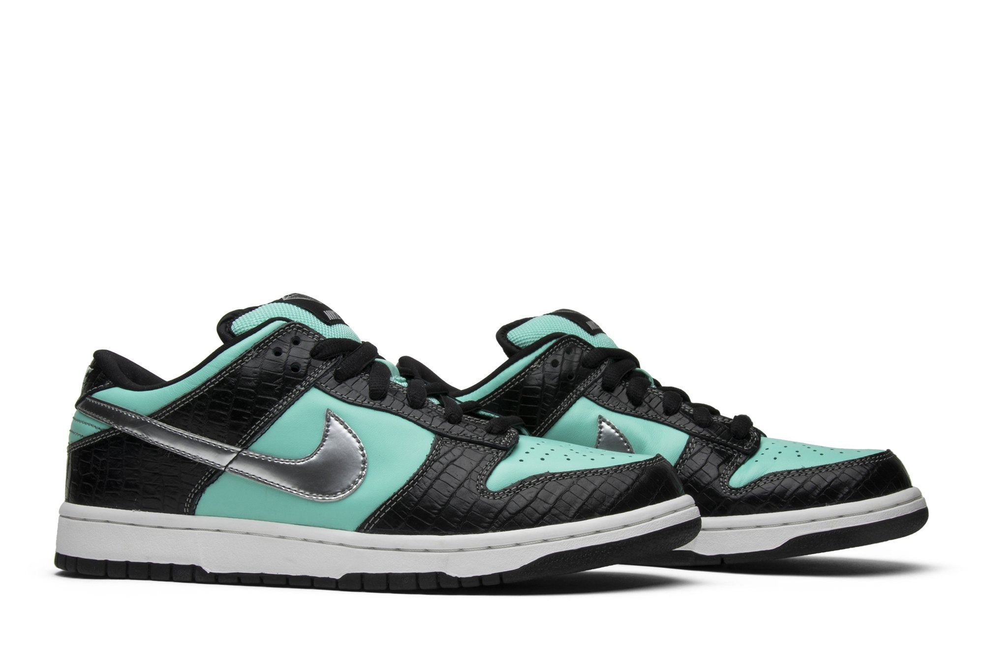 nike-dunk-low-pro-sb-x-diamond-supply-co.-tiffany-9532-kj8lu.jpg