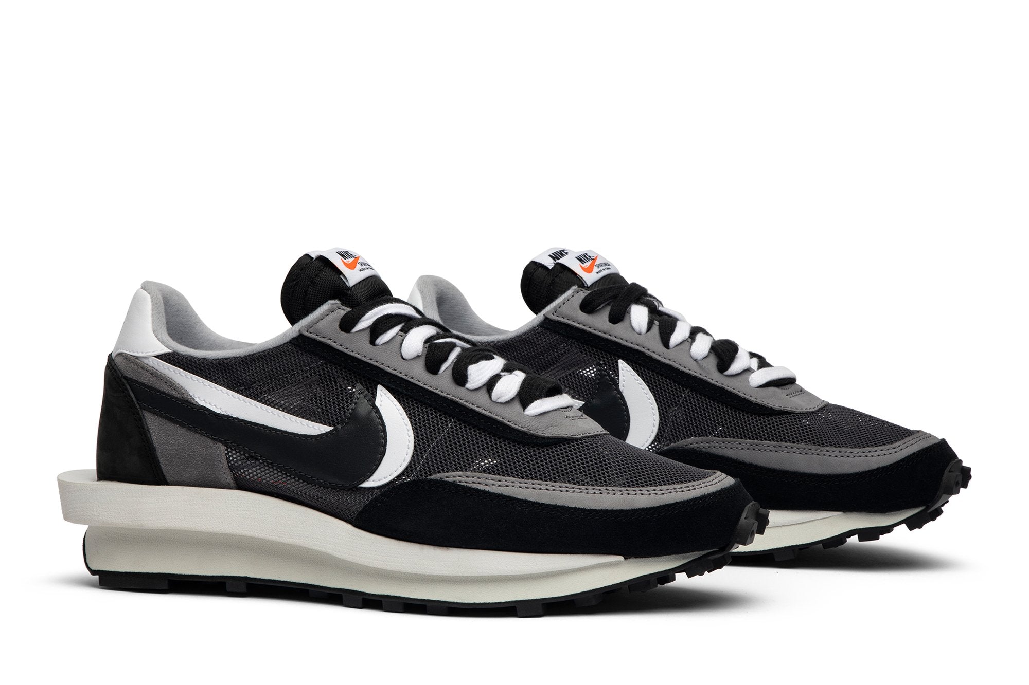 nike-ldwaffle-x-sacai-black-3677-opxf2.jpg