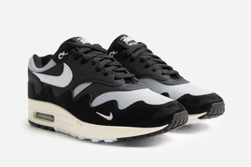 patta-x-nike-air-max-1-black-white-_with-bracelet_-4124-jq7nk.jpg