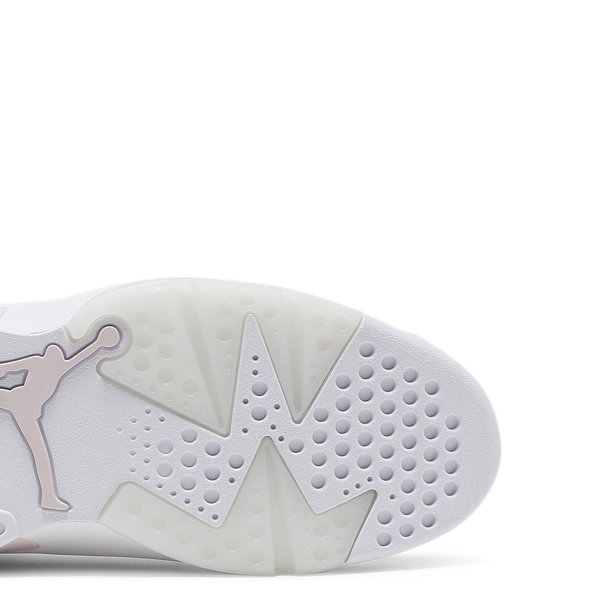 wmns-air-jordan-6-retro-_26_238216gold-hoops_26_238217-dh9696-100-3097-bpoxj.jpg
