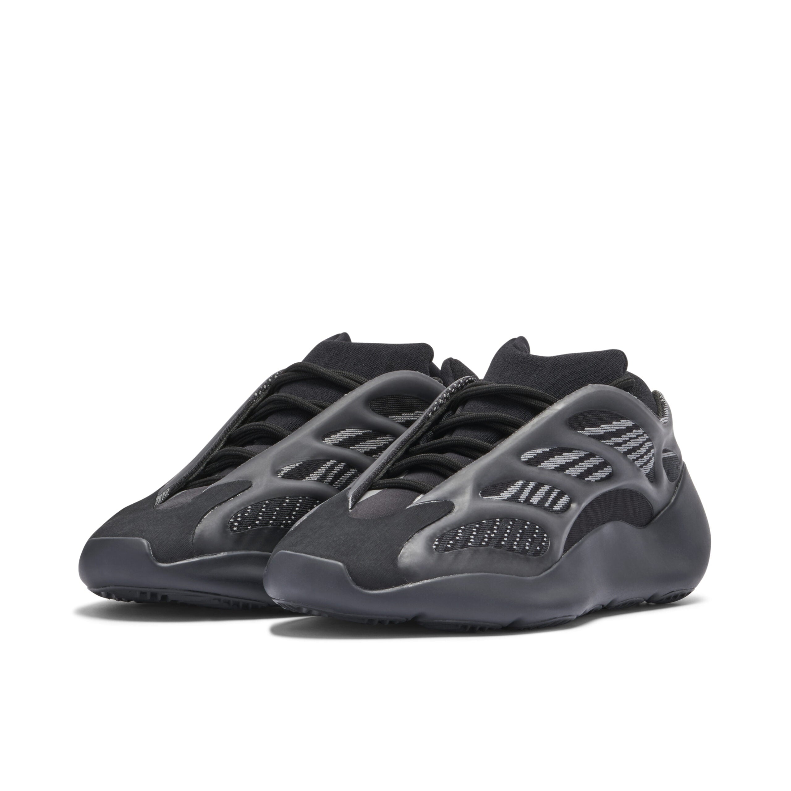 yeezy-700-v3-alvah-1474-d9mah.jpg