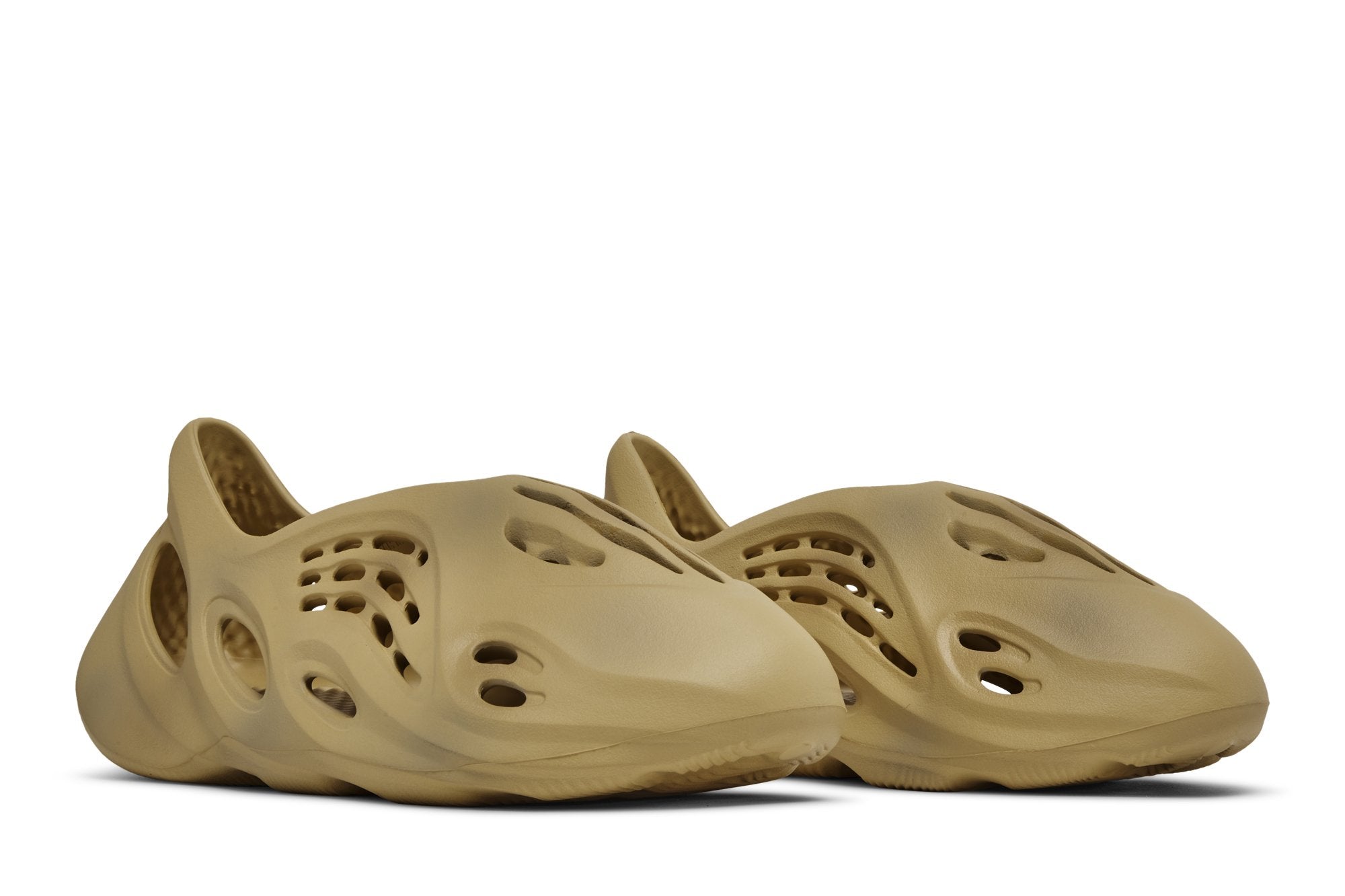 yeezy-foam-runner-desert-sand-3586-fjhp2.jpg
