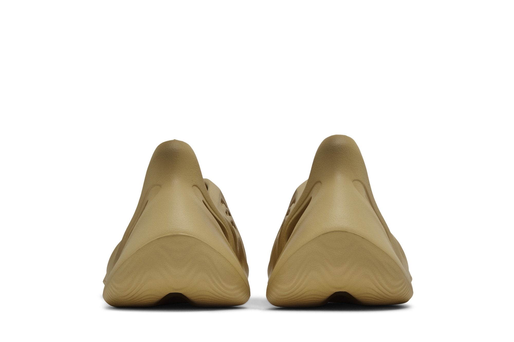 yeezy-foam-runner-desert-sand-9345-qmdrx.jpg