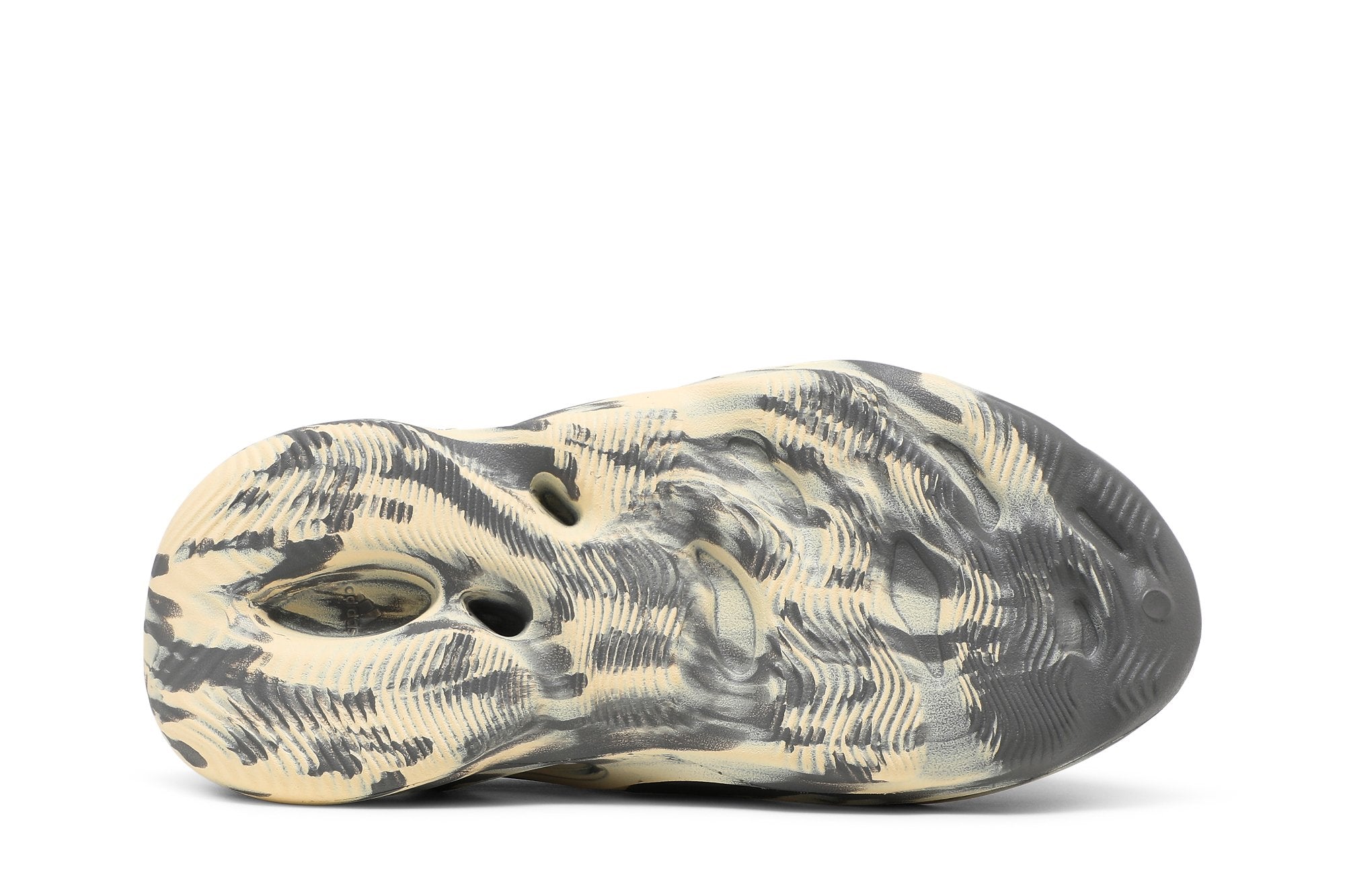yeezy-foam-runner-mxt-moon-grey-4512-72sh0.jpg